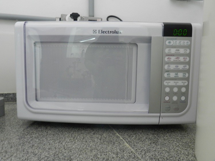 Microondas Eletrolux (MEF 83)